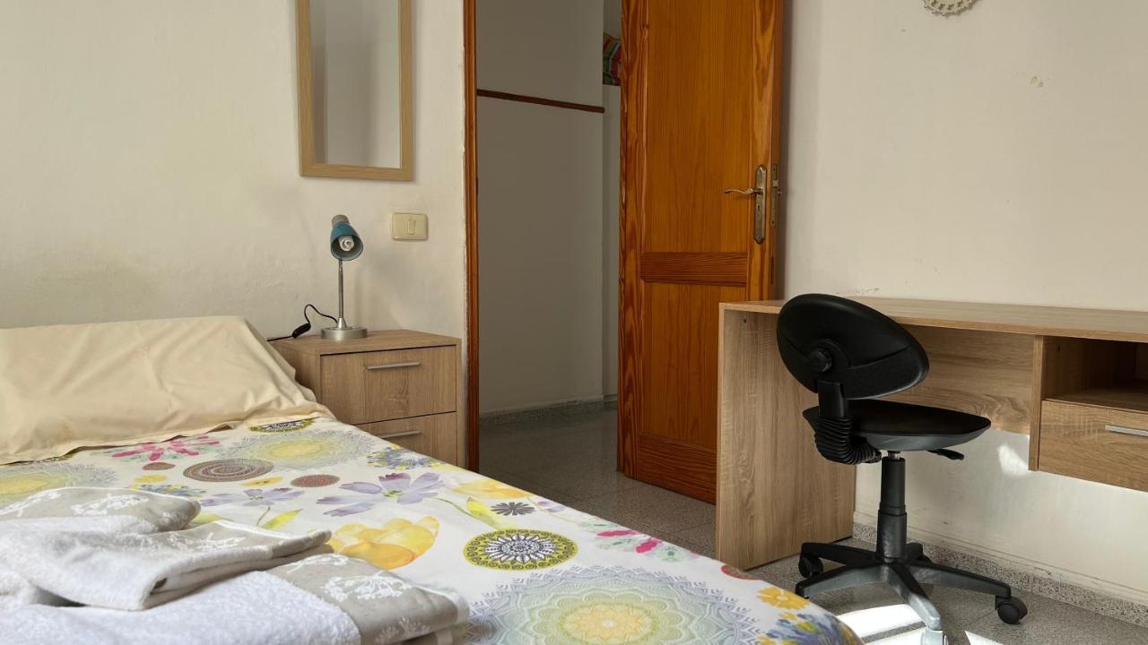 Central, Quiet And Comfortable Room, Breakfast Las Palmas de Gran Canaria Bagian luar foto